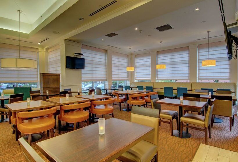 فندق Hilton Garden Inn Norwalk