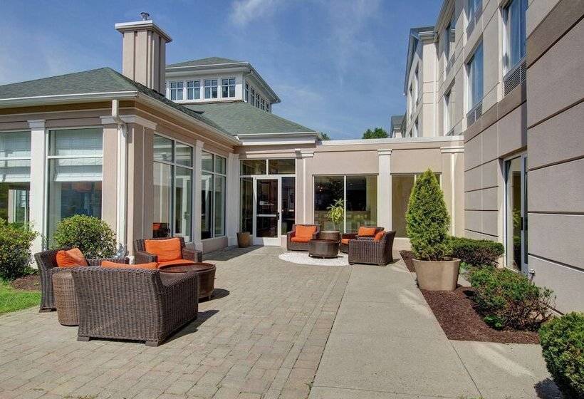 בית מלון כפרי Hilton Garden Inn Norwalk