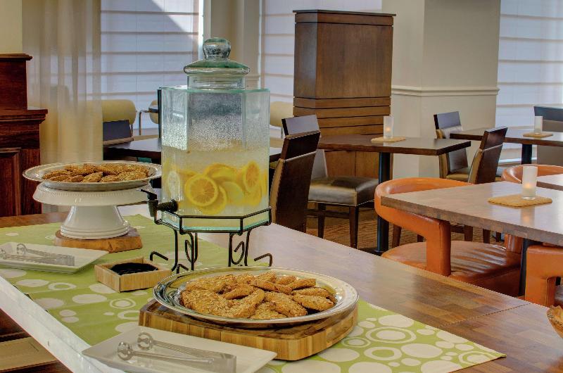 فندق Hilton Garden Inn Norwalk