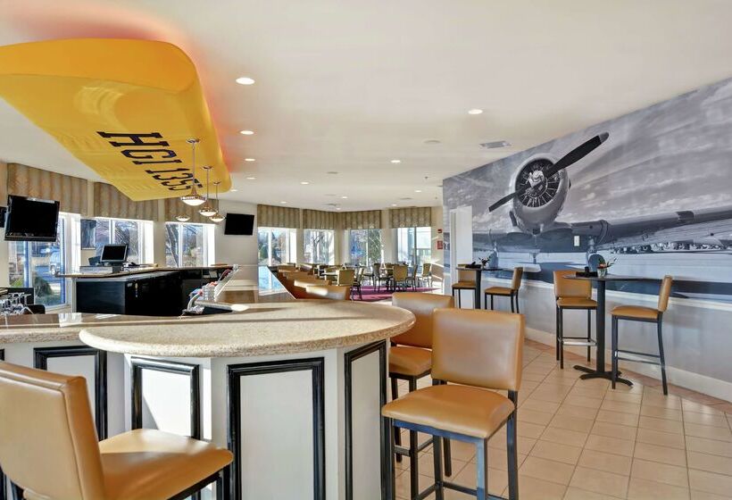 هتل Hilton Garden Inn Oshkosh