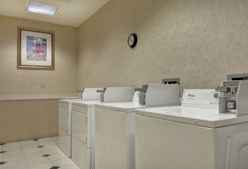 فندق Hilton Garden Inn Oshkosh