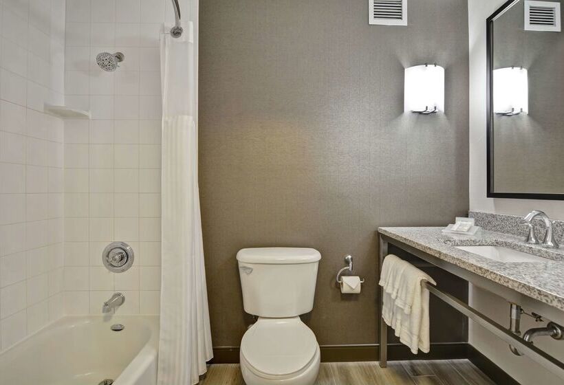 فندق Hilton Garden Inn Oshkosh