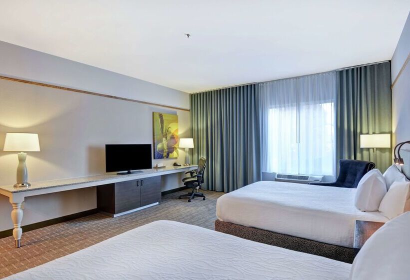 فندق Hilton Garden Inn Oshkosh