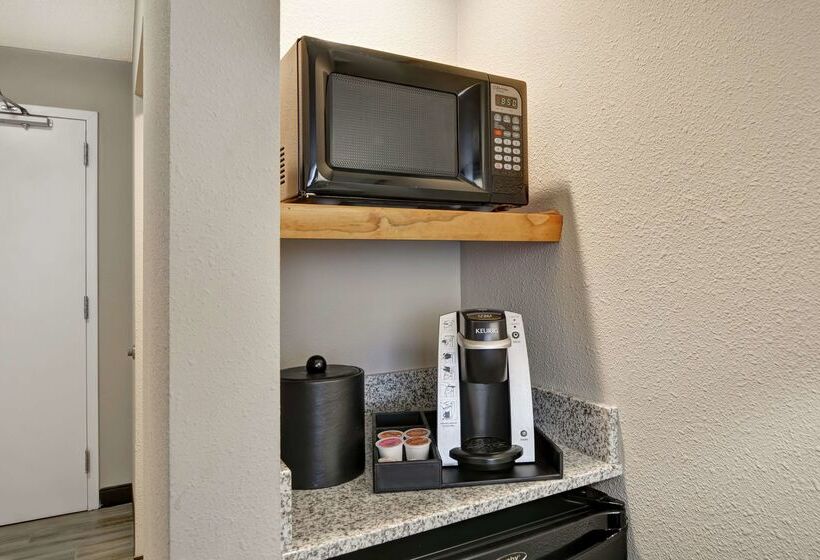 فندق Hilton Garden Inn Oshkosh