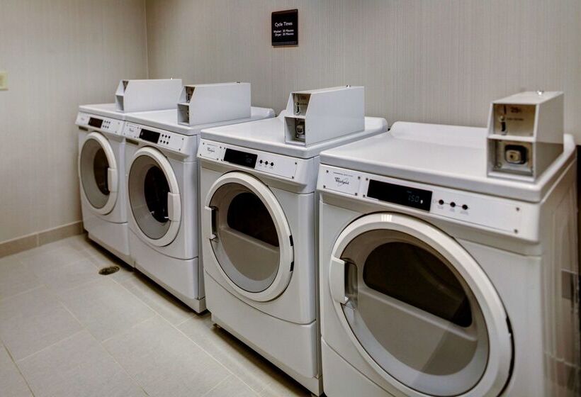 Отель Hilton Garden Inn Overland Park