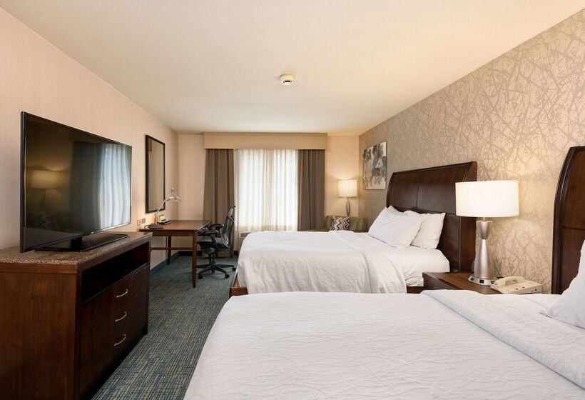 Отель Hilton Garden Inn Overland Park