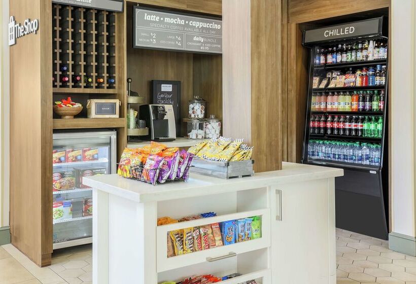 Отель Hilton Garden Inn Roanoke Rapids