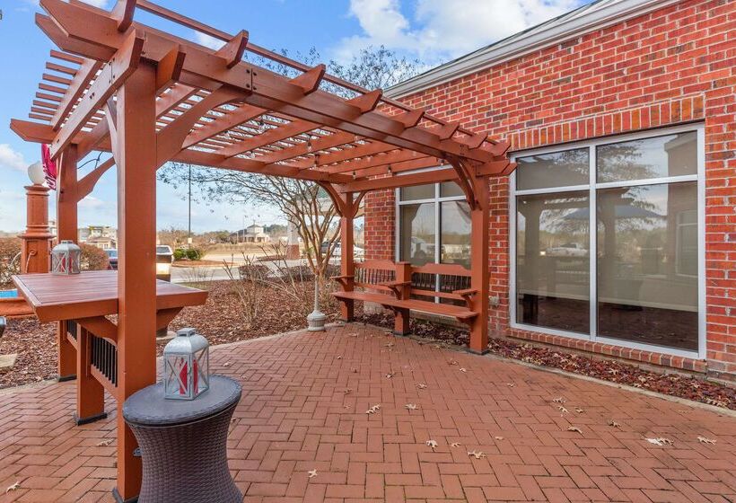 فندق Hilton Garden Inn Starkville