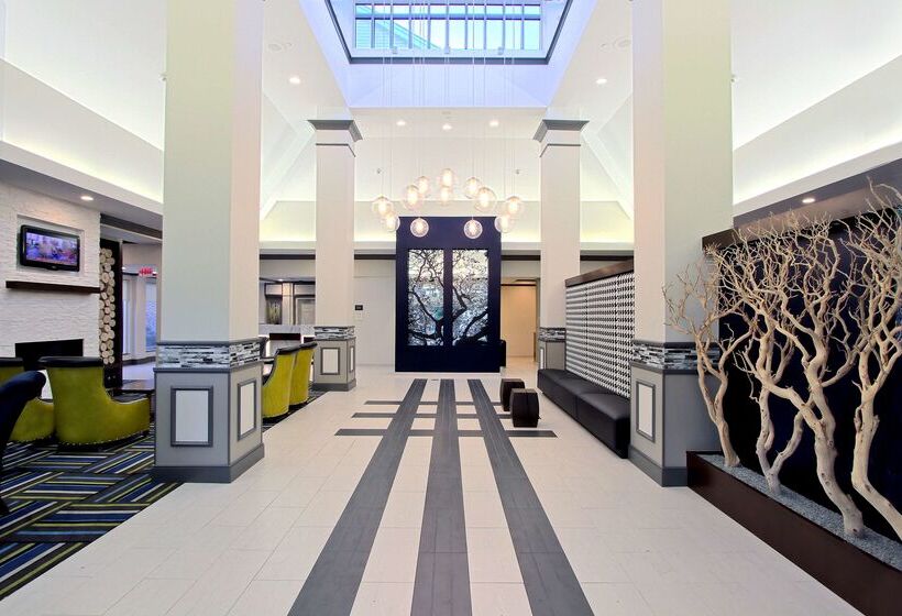 ホテル Hilton Garden Inn Westbury