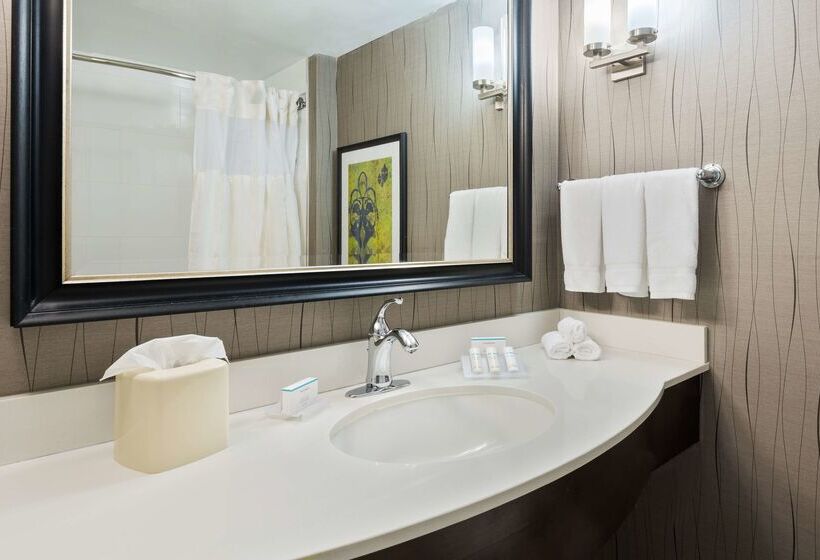 ホテル Hilton Garden Inn Westbury