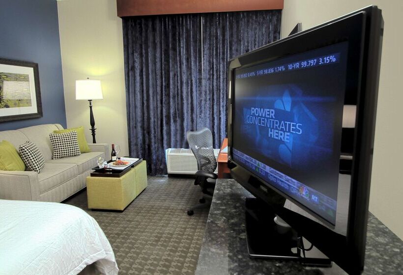 ホテル Hilton Garden Inn Westbury