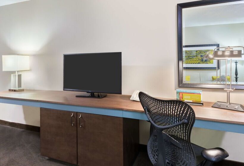 ホテル Hilton Garden Inn Westbury