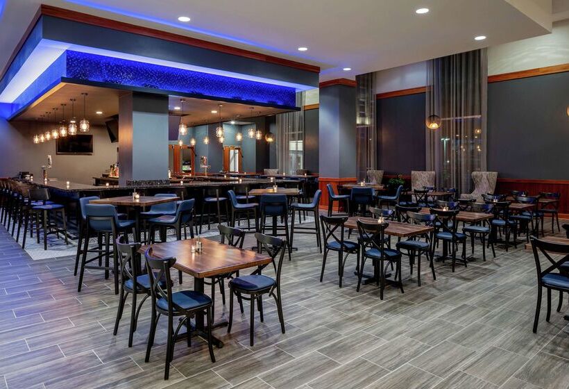 هتل Hilton Shreveport