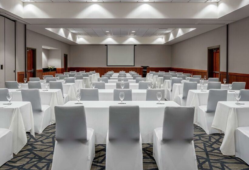 هتل Hilton Shreveport