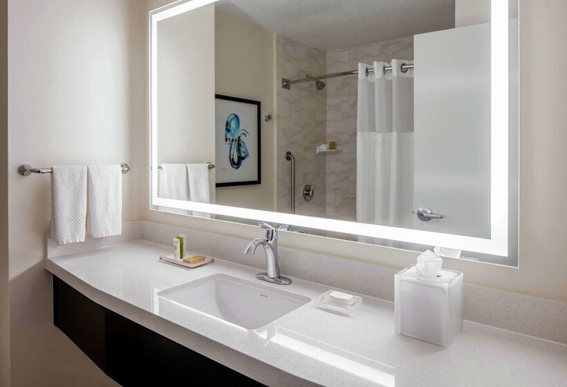 هتل Hilton Shreveport