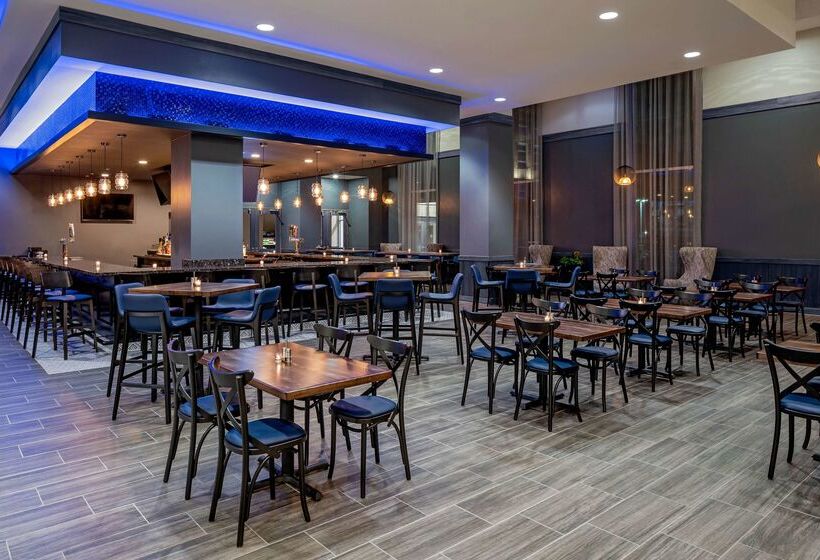 هتل Hilton Shreveport