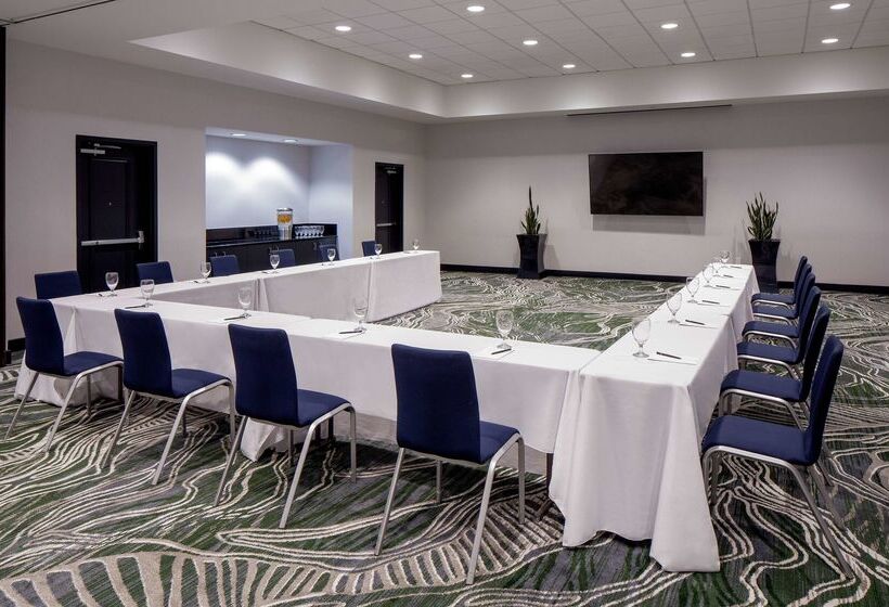 هتل Hilton Shreveport