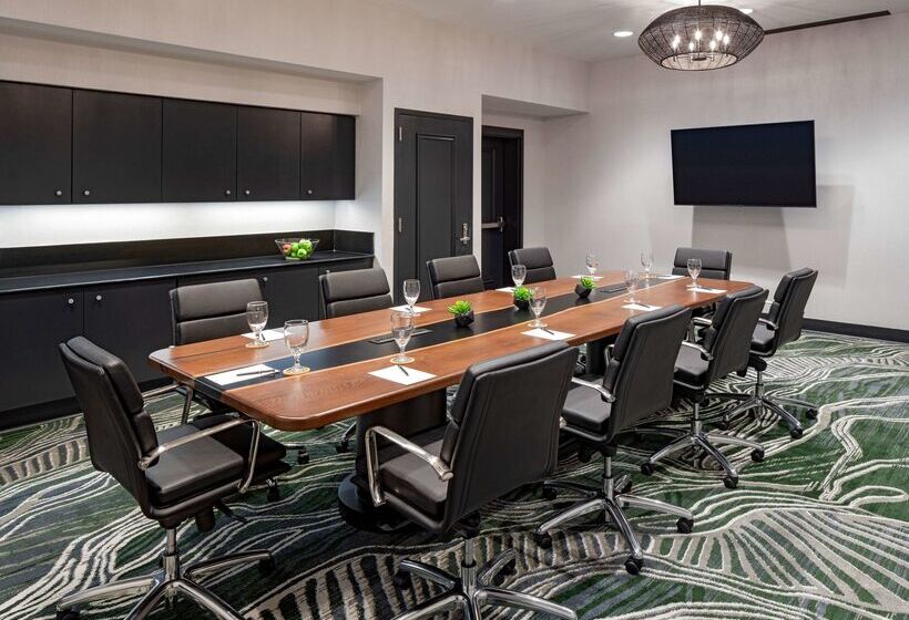 هتل Hilton Shreveport