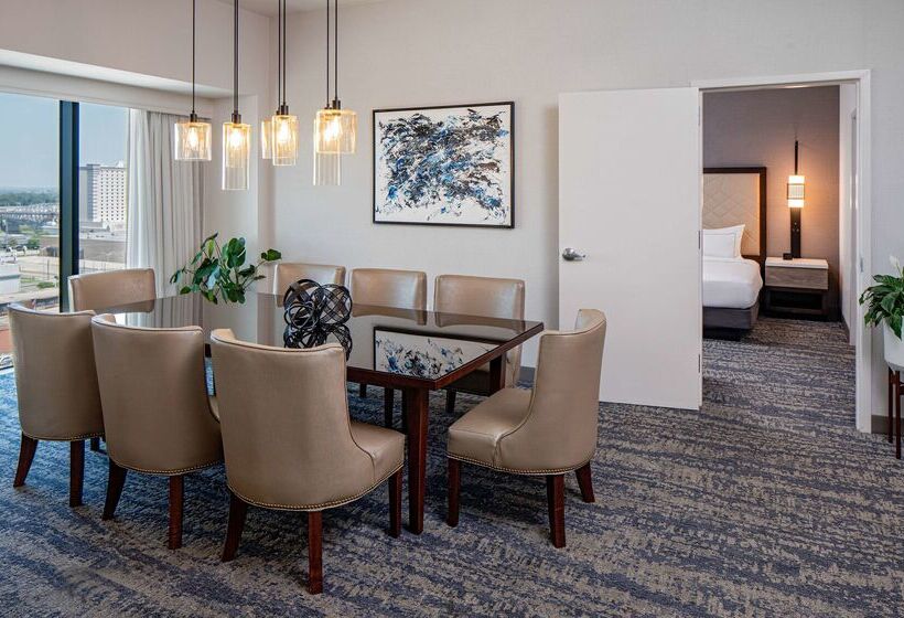 هتل Hilton Shreveport