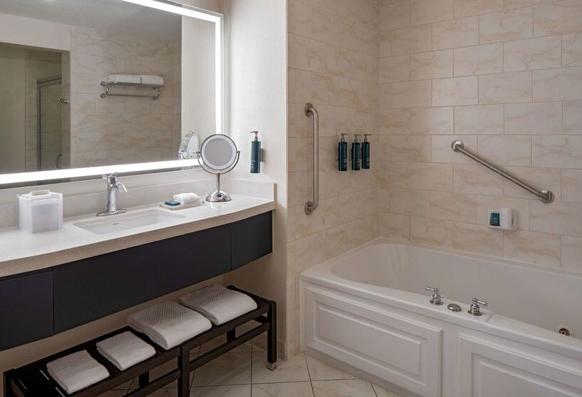 هتل Hilton Shreveport