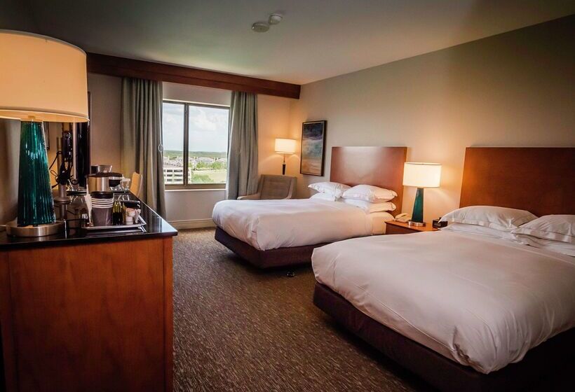 فندق Hilton St. Petersburg Carillon Park