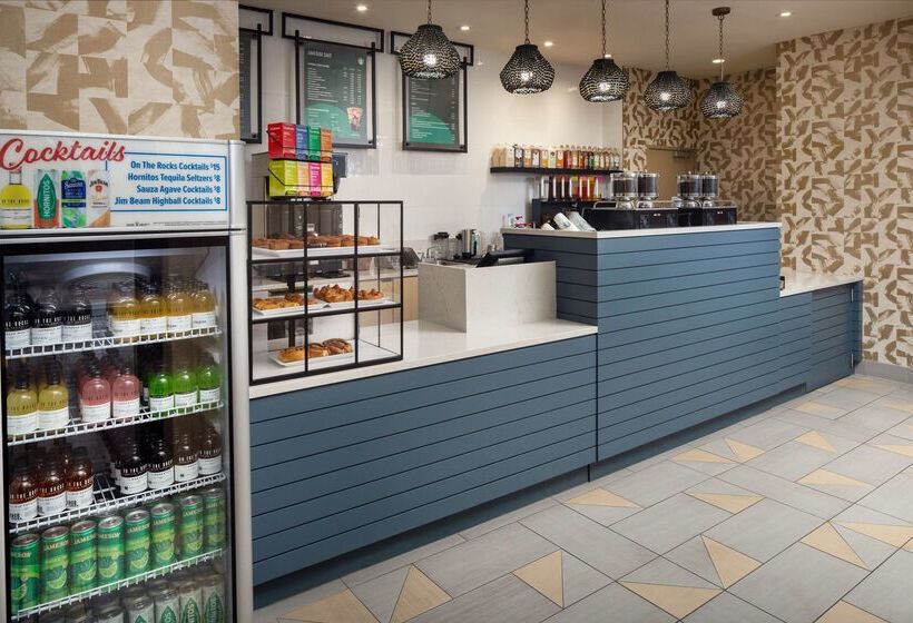 فندق Hilton St. Petersburg Carillon Park