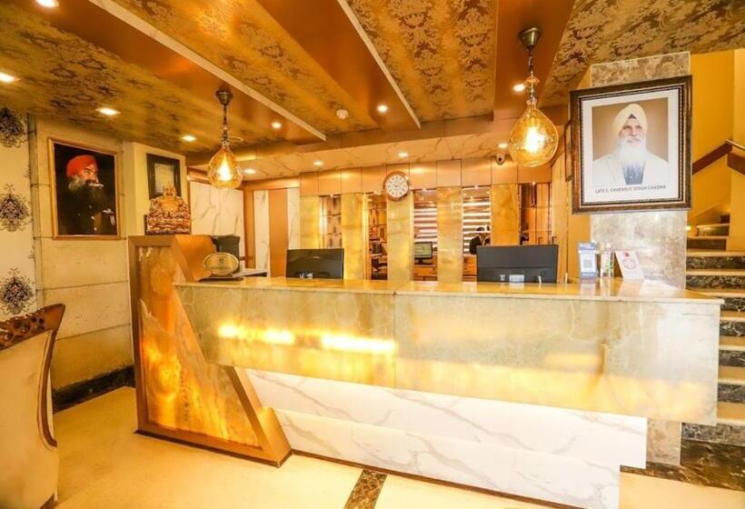 ホテル Hk Clarks Innamritsar