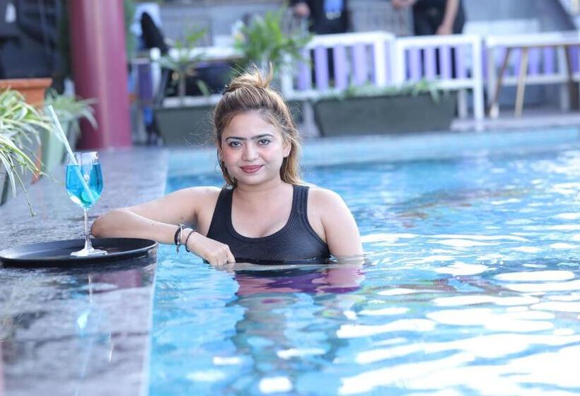 ホテル Hk Clarks Innamritsar