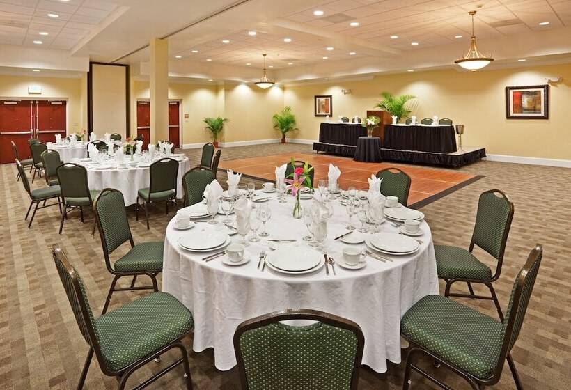 Holiday Inn Hotel & Suites Beaufort At Highway 21, An Ihg