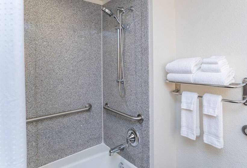 Holiday Inn Hotel & Suites Beaufort At Highway 21, An Ihg