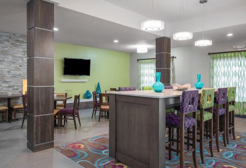 Holiday Inn Express Hotel & Suites Ames, An Ihg