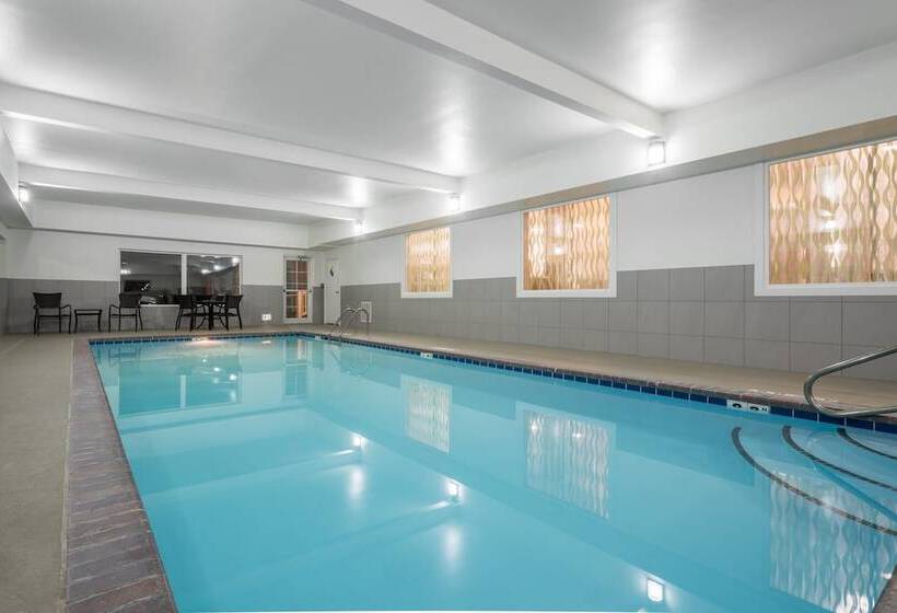 Holiday Inn Express Hotel & Suites Ames, An Ihg