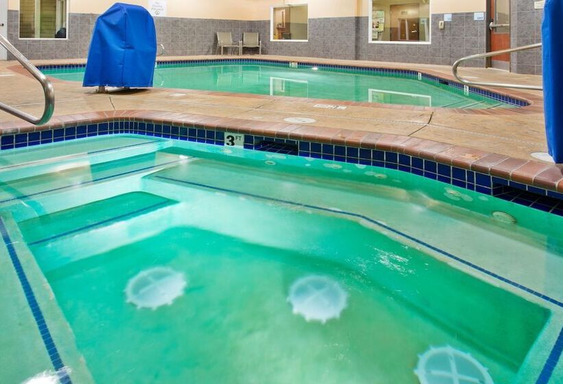 Holiday Inn Express Hotel & Suites Astoria, An Ihg