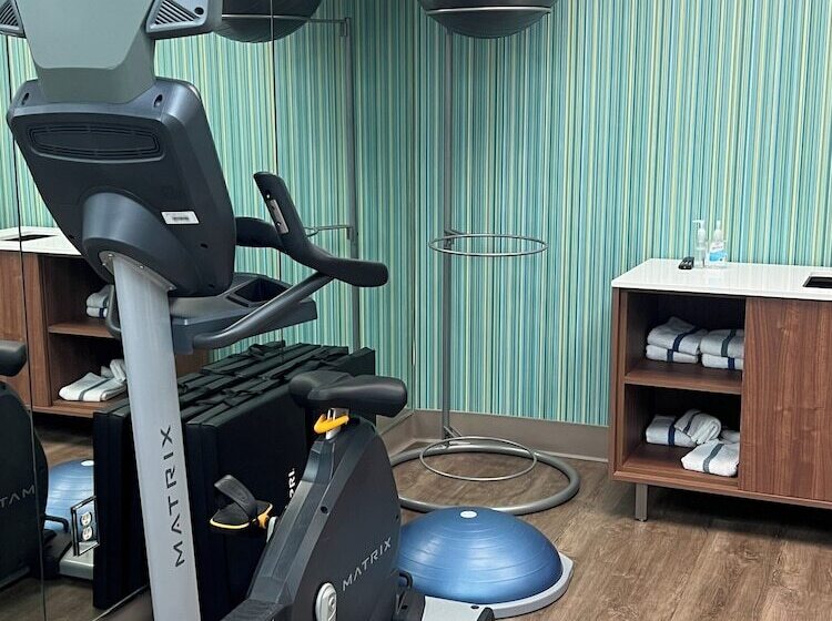 Holiday Inn Express Hotel & Suites Beatrice, An Ihg