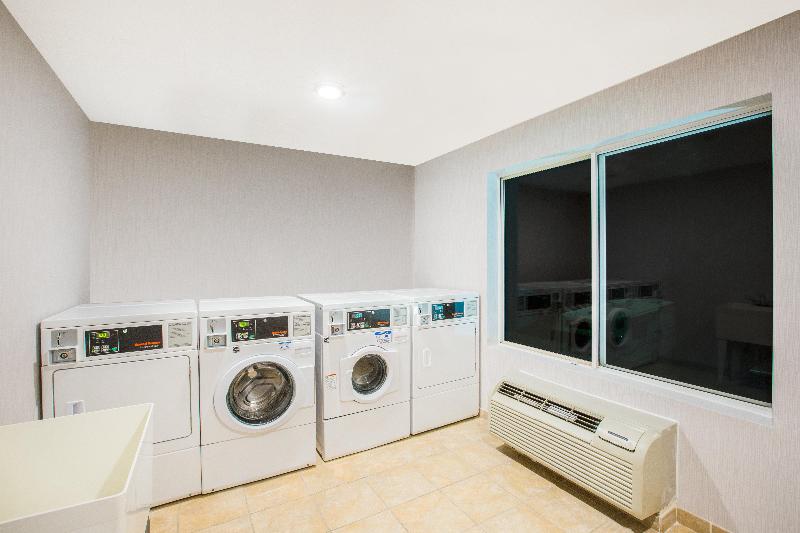 Holiday Inn Express Hotel & Suites Bellevue Omaha Area, An Ihg