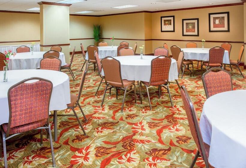 호텔 Holiday Inn Express & Suites Bloomington, An Ihg