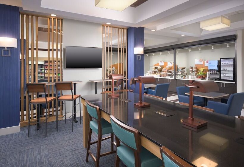 Holiday Inn Express Hotel & Suites Chattanooga Downtown, An Ihg