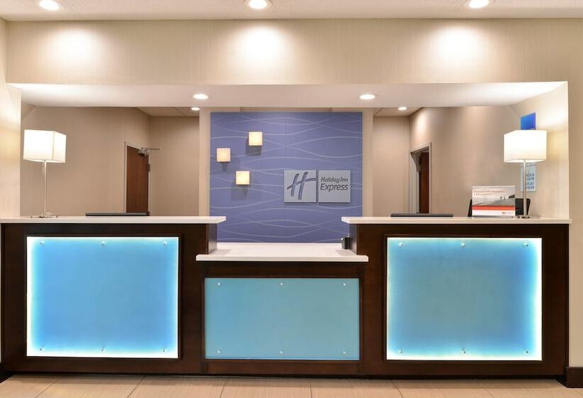 Holiday Inn Express Hotel & Suites Cincinnati Blue Ash, An Ihg