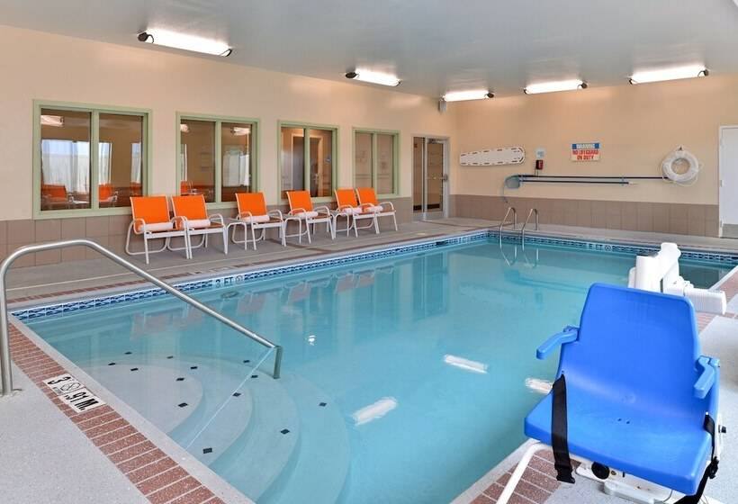 Holiday Inn Express Hotel & Suites Cincinnati Blue Ash, An Ihg