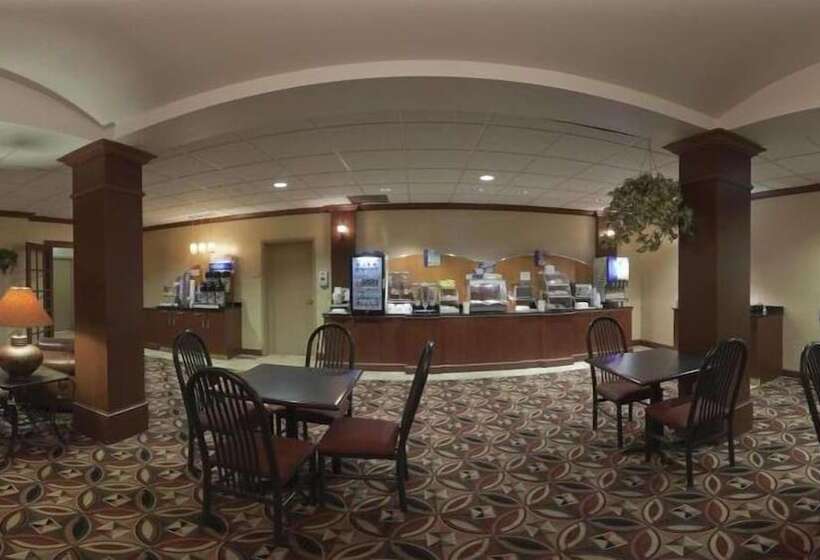 ホテル Holiday Inn Express & Suites Kent   University Area By Ihg