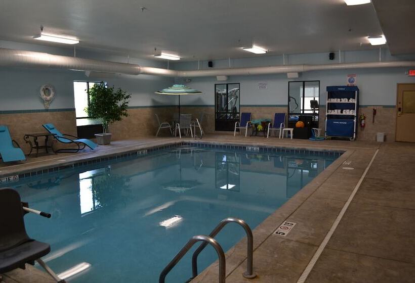ホテル Holiday Inn Express & Suites Kent   University Area By Ihg