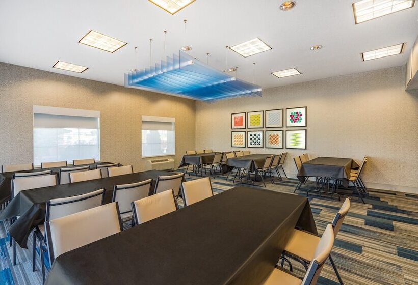 فندق Holiday Inn Express Bloomsburg By Ihg