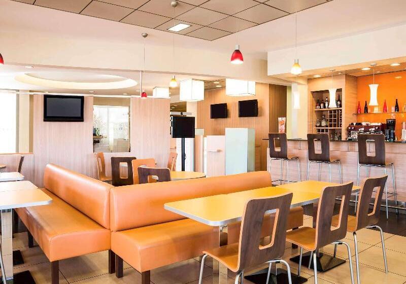 בית מלון כפרי Ibis Como