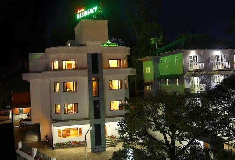 هتل Issacs Residency