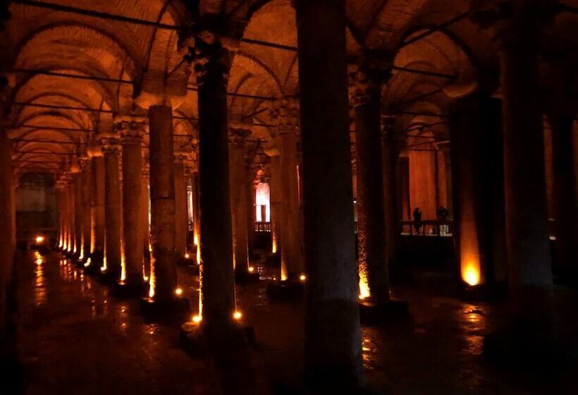 هتل Nomade Old City