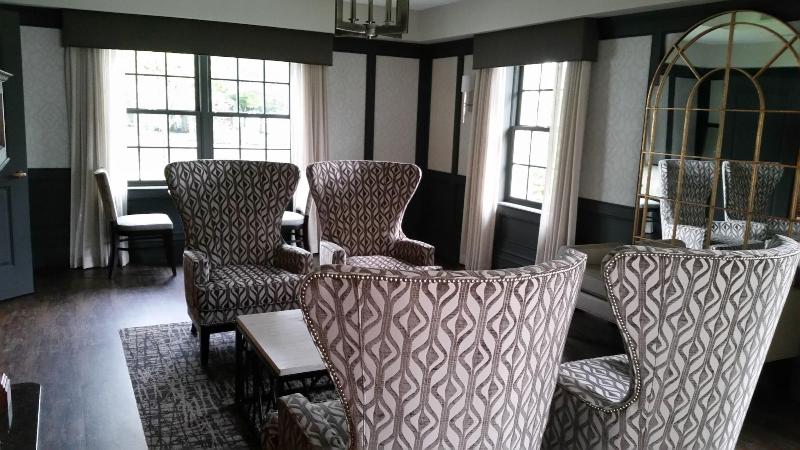 Normandy Farm Hotel & Conference Center