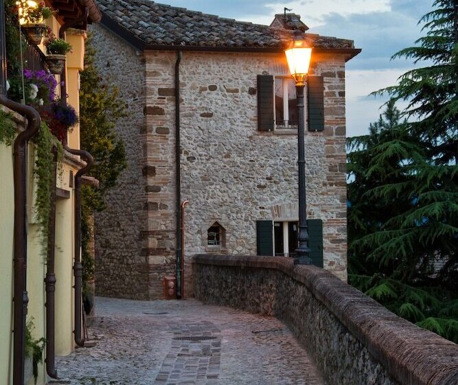 ホテル Oste Del Castello Wellness & Bike