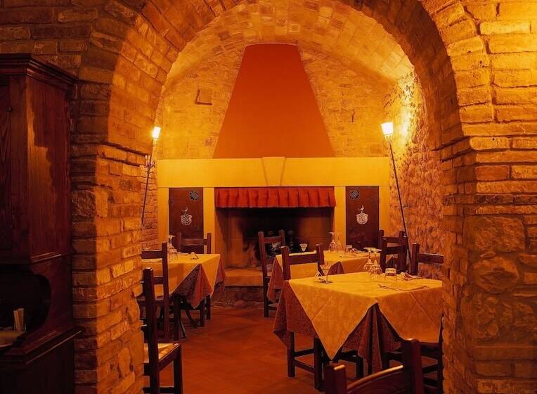 ホテル Oste Del Castello Wellness & Bike