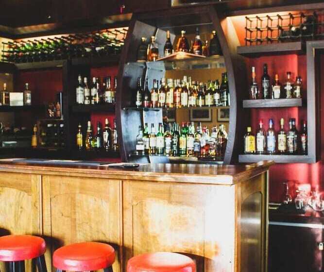 Pontac Manor Hotel & Restaurant