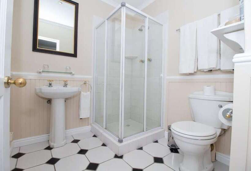 Pontac Manor Hotel & Restaurant